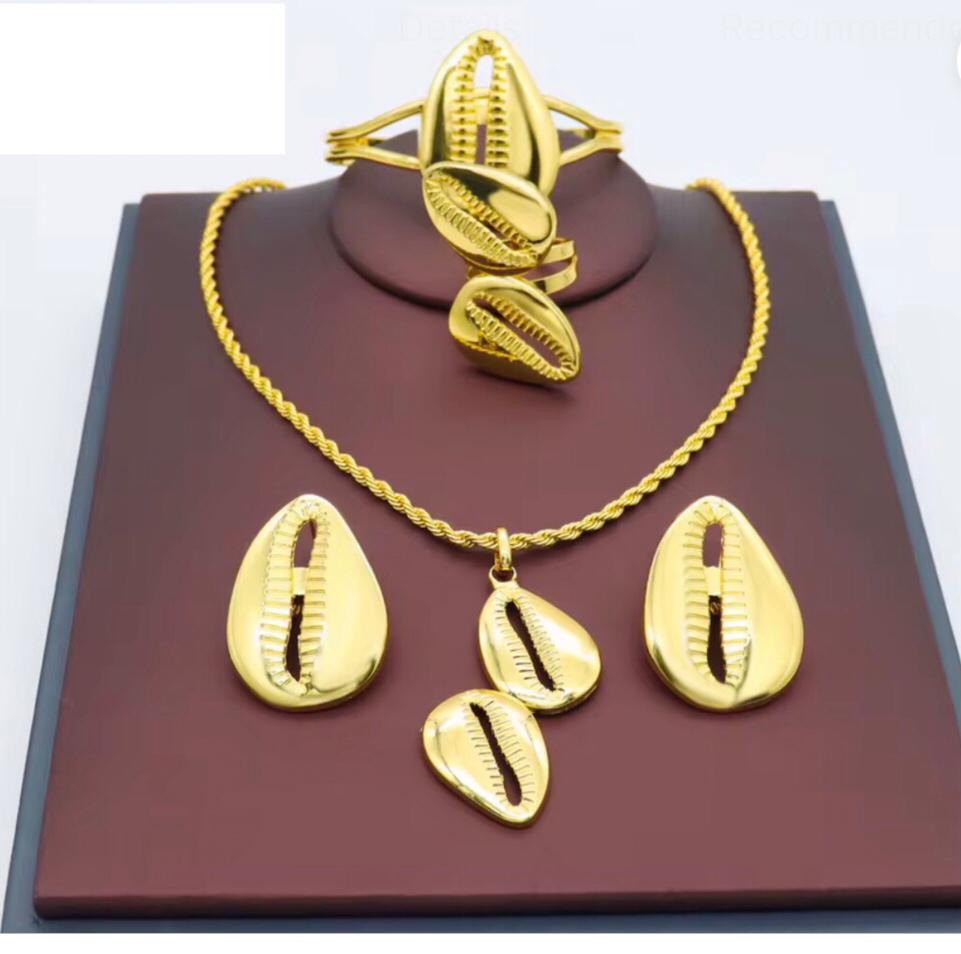 ASANTEWA ( Earrings . Bracelet . Finger ring .Chain and pendant ) set